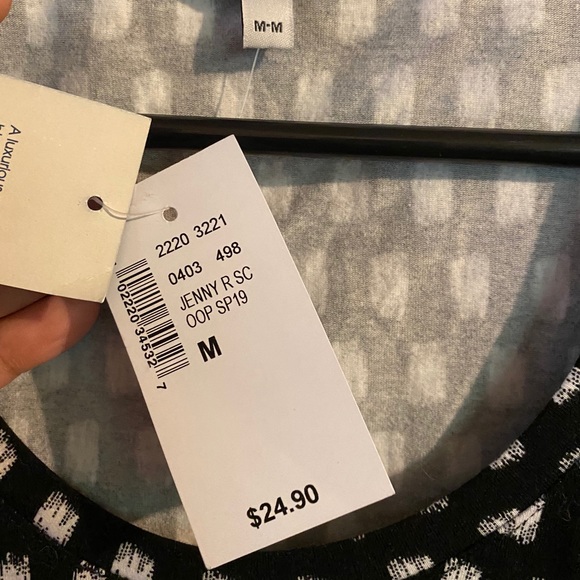 BNWT Ruched Side Scoop Neck Tee - Picture 3 of 7